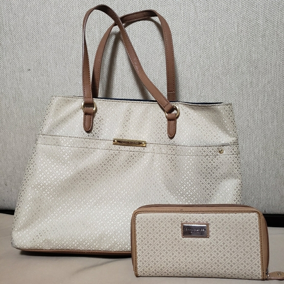 tommy hilfiger purse and wallet